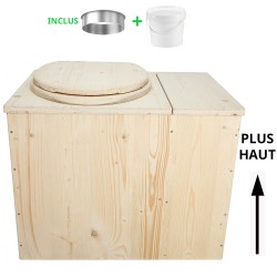 Toilette sèche avec bac à copeaux de bois intégré à droite, modèle rehaussé avec bavette inox et seau 20 litres