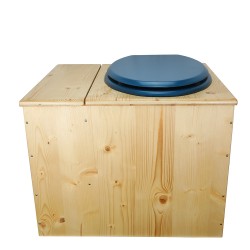 Toilette sèche en bois huilé avec bac intégré, abattant bleu nuit, seau inox et bavette inox. Hauteur PMR 50 cm.
