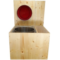 Toilette sèche en bois huilé avec bac intégré à droite, abattant rouge, seau inox et bavette inox. Hauteur PMR 50 cm.