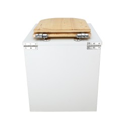 Toilette sèche en bois blanc avec seau plastique 22L, bavette inox, abattant bois huilé déclipsable. Modèle rehaussé PMR