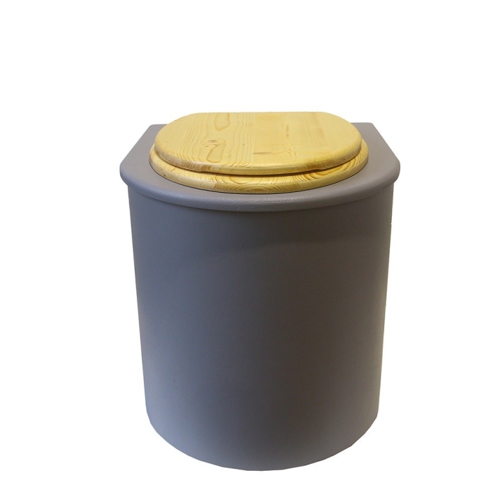  Toilette sèche rehaussée en bois arrondie grise avec seau inox et bavette inox. Abattant bois huilé
