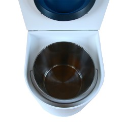 toilette sèche rehaussé arrondie bois blanc, abattant bleu nuit, seau inox 22 L, bavette inox. PMR