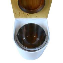 toilette sèche arrondie blanche avec couvercle huilé, abattant bambou, seau inox 22 litres, bavette inox. modèle rehaussé PMR