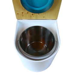 toilette sèche rehaussée PMR arrondie blanche avec couvercle huilé, abattant turquoise, seau inox 22 litres, bavette inox