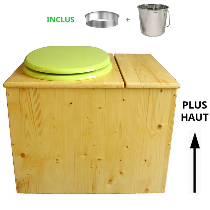 Toilette sèche en bois huilé avec bac intégré à droite, abattant vert, seau inox et bavette inox. Hauteur PMR 50 cm.