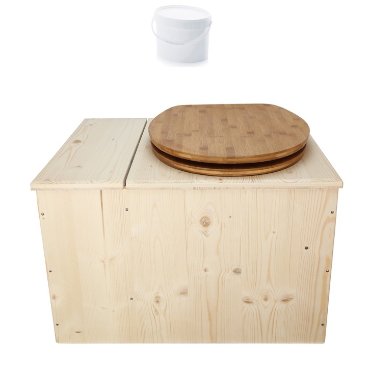 Toilette sèche avec bac à copeaux de bois