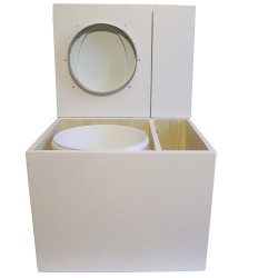 Toilette sèche rehaussée en bois blanc avec bac intégré à droite. Livré avec bavette inox et seau 22 litres. abattant blanc
