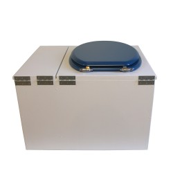 Toilette sèche en bois blanc avec bac à copeaux de bois à droite. Livré avec bavette inox et seau inox, abattant bleu