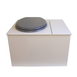 Toilette sèche en bois blanc avec bac à copeaux de bois à droite. Livré avec bavette inox et seau inox, abattant gris