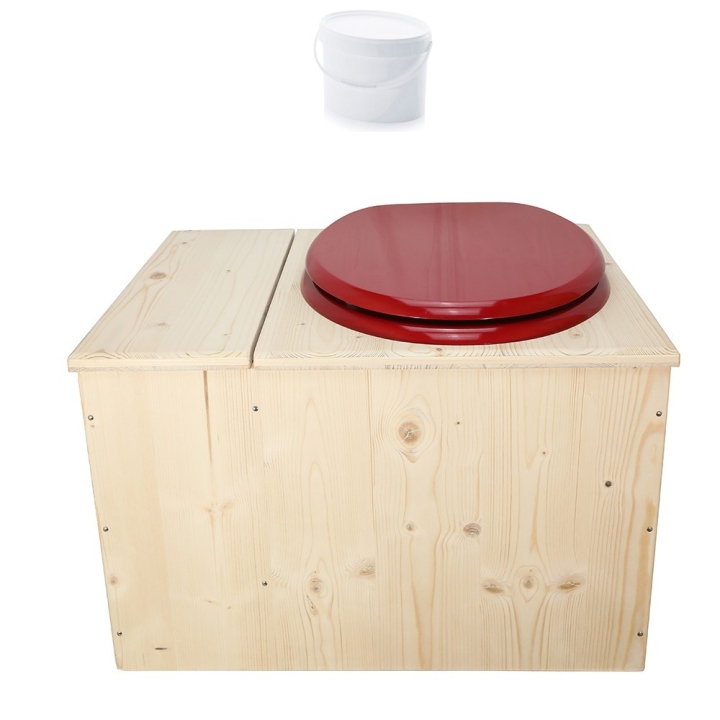 Toilette sèche avec bac à copeaux de bois